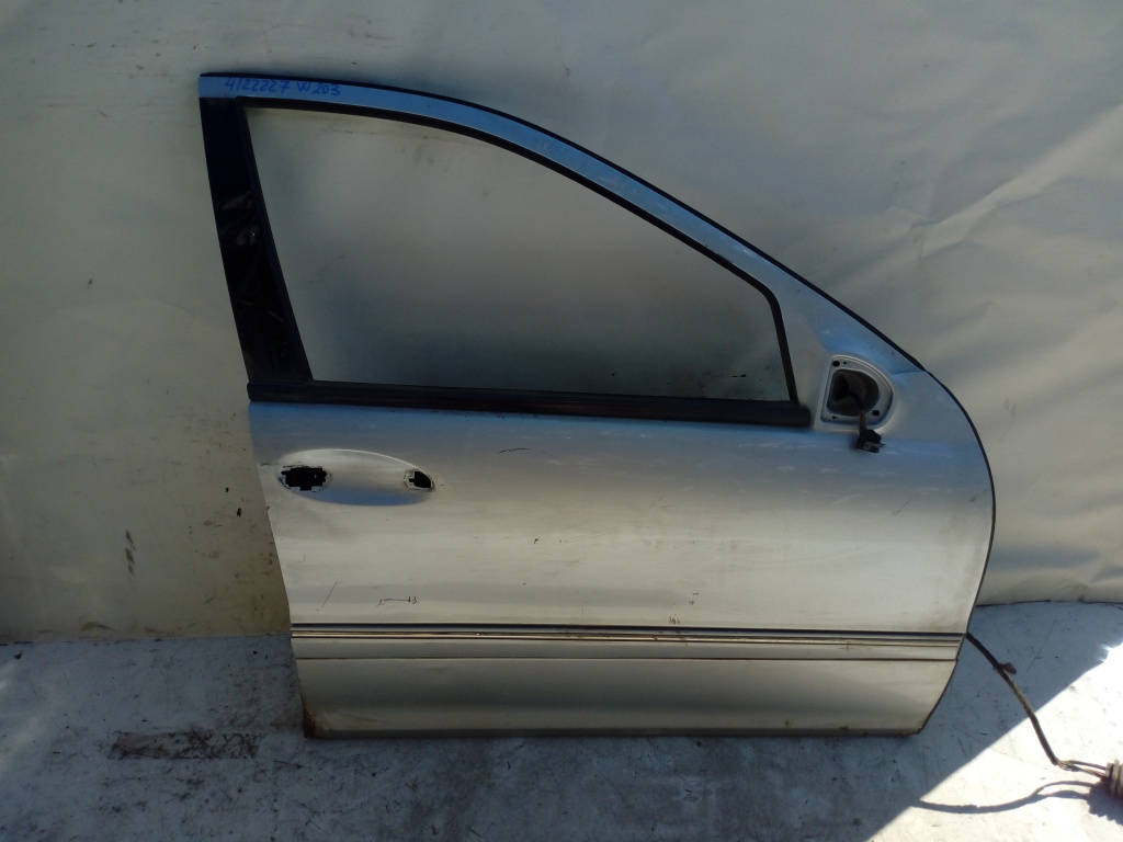 Usa / Portiera Dreapta Fata Mercedes-Benz C-Class (W203) 2000-2007 Gri