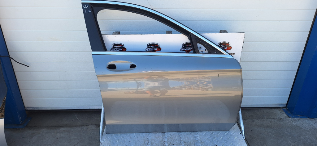 Usa / Portiera dreapta fata Mercedes-Benz C-Class (2014->) [W205] 1.6 Motorina 2014, COMBI