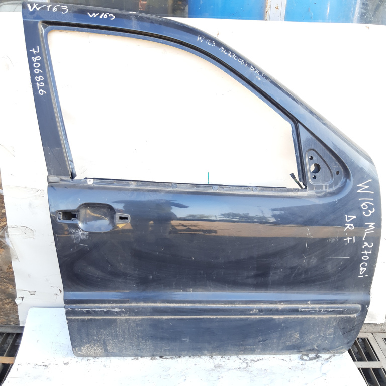 Usa / Portiera Dreapta Fata Mercedes-Benz Ml / M-Class (W163) 1997-2005 Negru