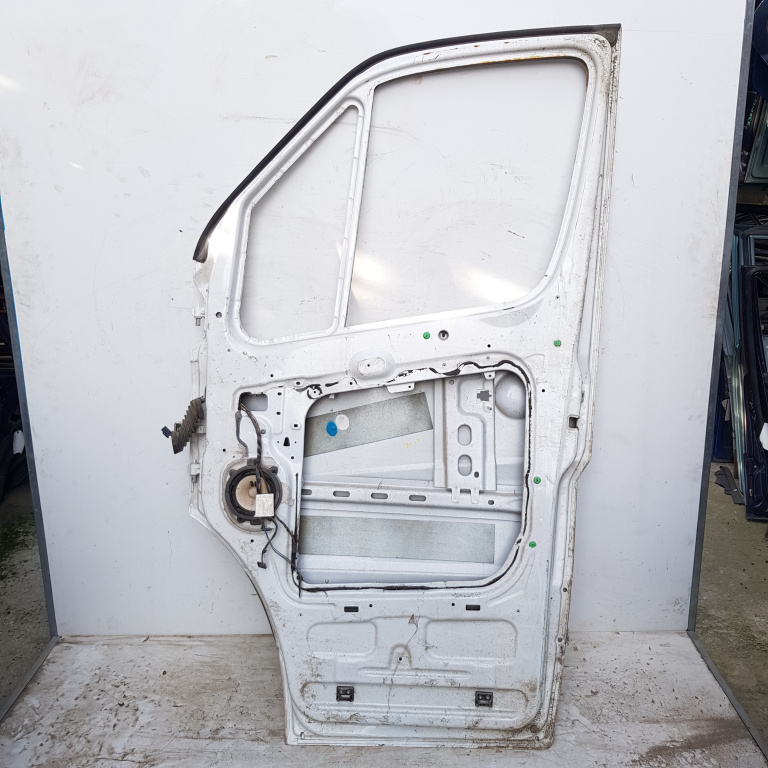 Usa / Portiera Dreapta Fata Mercedes-Benz Sprinter (W906) 2006-2018 Alb