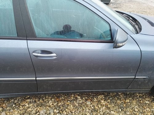 Usa portiera dreapta fata Mercedes E-class w211