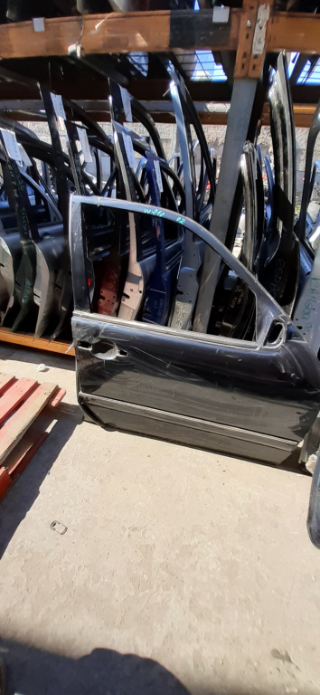Usa / Portiera Dreapta,fata,Negru Mercedes-Benz E-CLASS (W210) 1995 - 2003