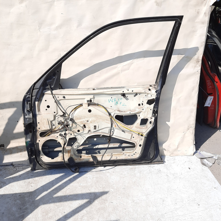 Usa / Portiera Dreapta,fata,Negru Mercedes-Benz E-CLASS (W210) 1995 - 2003