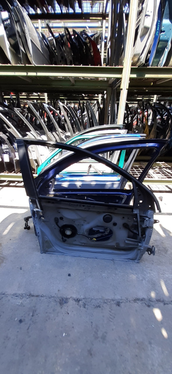 Usa / Portiera Dreapta,fata,Negru VW GOLF 5 2003 - 2009