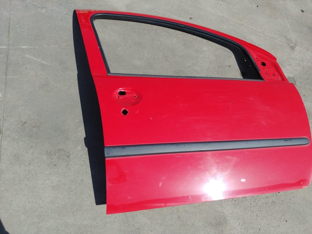 Usa portiera dreapta fata peugeot 107