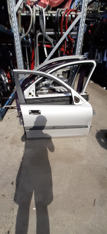 Usa / Portiera Dreapta Fata Rover 200 (Rf) 1995-2000 Alb