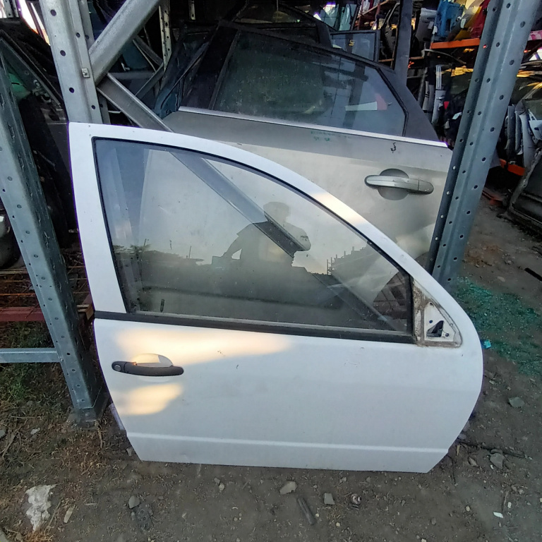 Usa / Portiera Dreapta Fata Skoda Fabia 1 1999-2007 Alb