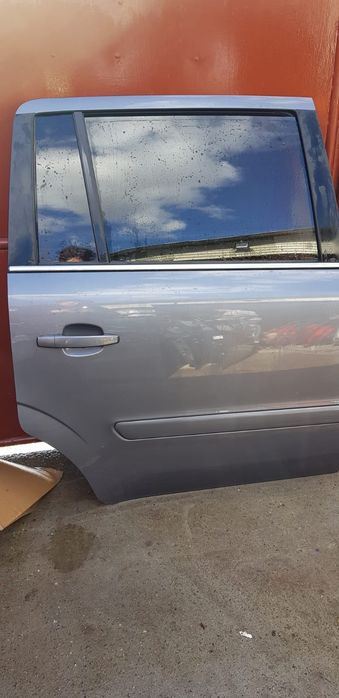 Usa portiera dreapta fata spate Opel Zafira B dezmembrez