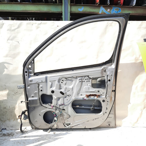 Usa / Portiera Dreapta Fata Toyota Yaris Verso (Nlp2, Ncp2) 1999-2005 Gri