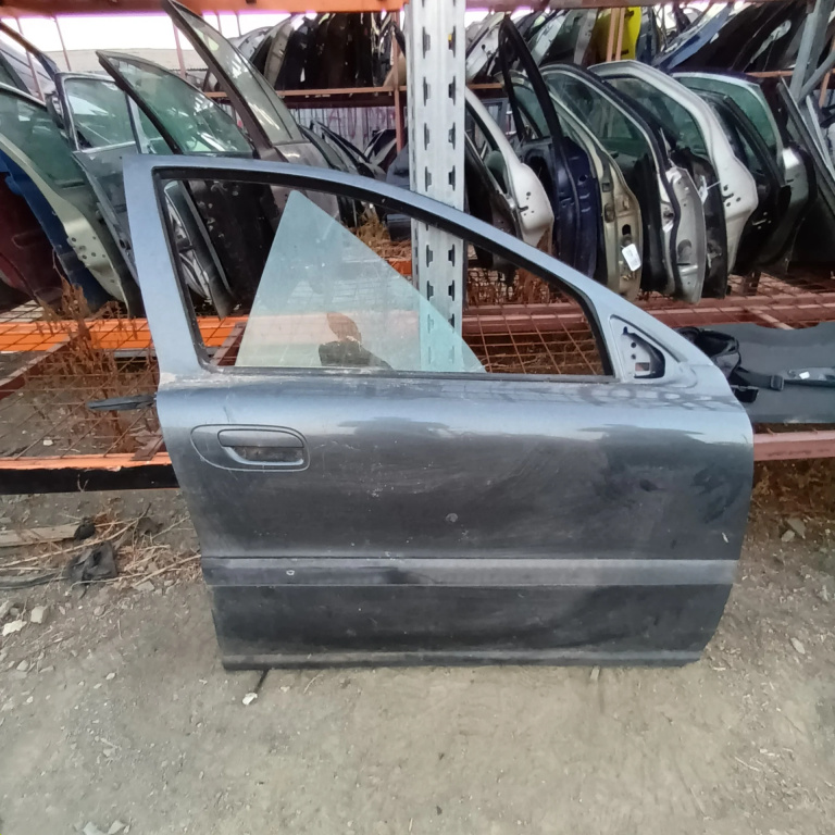 Usa / Portiera Dreapta Fata Volvo V70 Mk 2 (Sw) 2000-2007 Gri