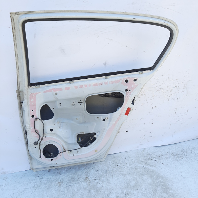 Usa / Portiera Dreapta,spate,Alb Opel ASTRA H 2004 - 2012