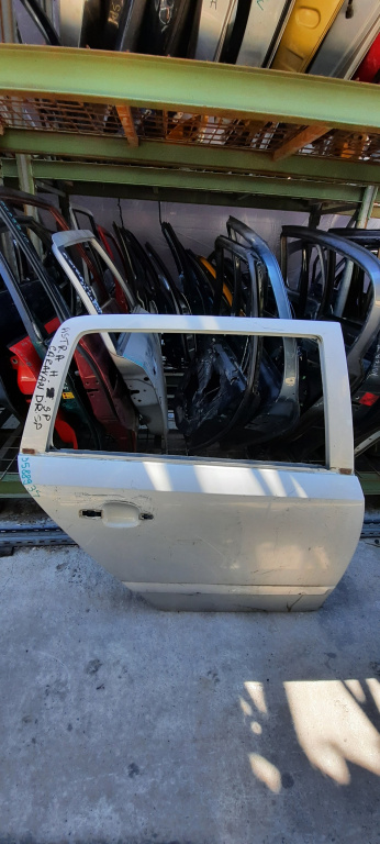 Usa / Portiera Dreapta,spate,Alb Opel ASTRA H 2004 - 2012