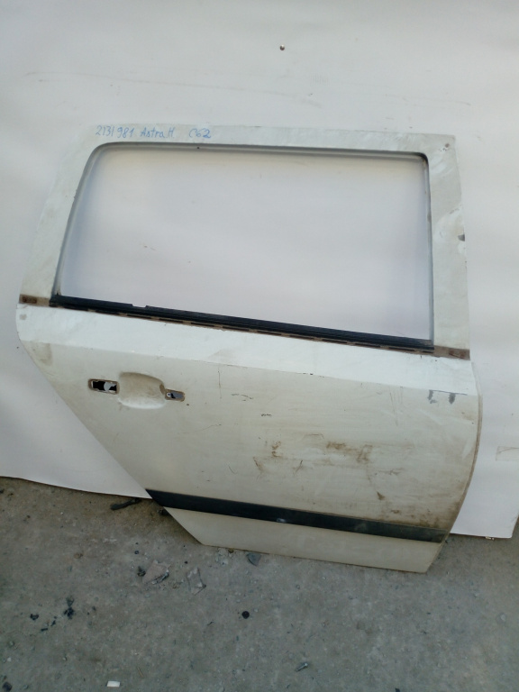 Usa / Portiera Dreapta,spate,Alb Opel ASTRA H 2004 - 2012