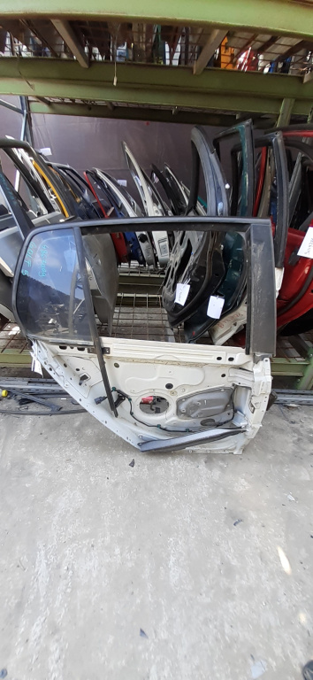 Usa / Portiera Dreapta,spate,Alb VW GOLF 5 2003 - 2009
