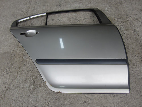 USA / PORTIERA DREAPTA SPATE CU BANDOU SKODA OCTAVIA II FAB. 2004 - 2013 ⭐⭐⭐⭐⭐