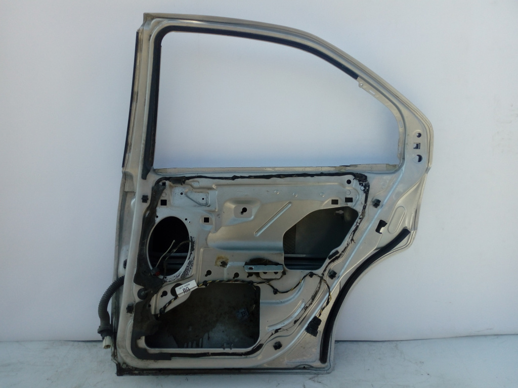 Usa / Portiera Dreapta Spate Ford Mondeo Mk 3 2000-2007 Alb