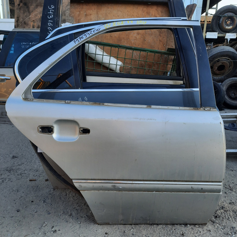 Usa / Portiera Dreapta,spate,Gri Mercedes-Benz C-CLASS (W202) 1993 - 2001
