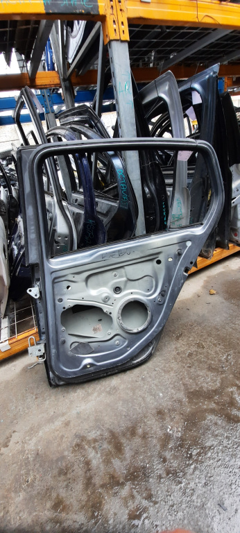 Usa / Portiera Dreapta,spate,Gri VW GOLF 5 2003 - 2009