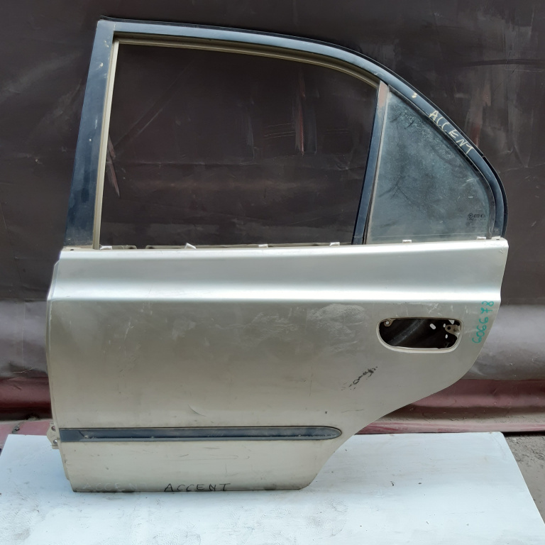 Usa / Portiera Dreapta,spate Hyundai ACCENT 2 (LC) 1999 - 2005