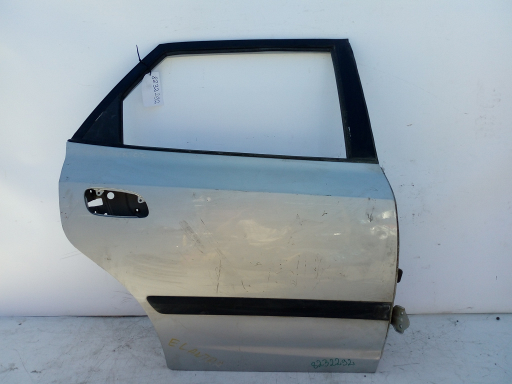 Usa / Portiera Dreapta Spate Hyundai Elantra (Xd) 2000-2006 Alb Gri