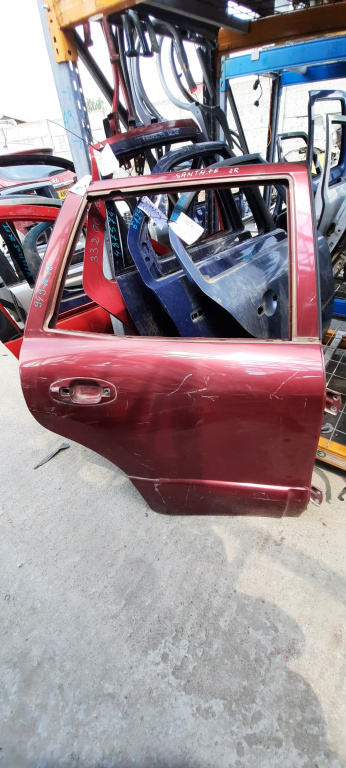 Usa / Portiera Dreapta Spate Hyundai Santa Fe 1 (Sm) 2000-2006 Rosu