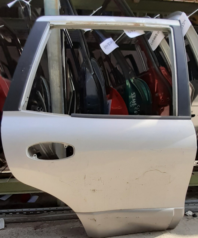 Usa / Portiera Dreapta Spate Hyundai Santa Fe 1 (Sm) 2000-2006 Alb Gri