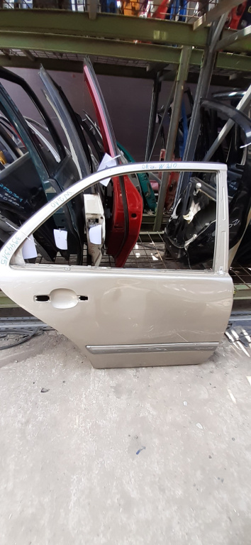Usa / Portiera Dreapta,spate,Maro Mercedes-Benz E-CLASS (W210) 1995 - 2003