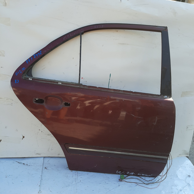 Usa / Portiera Dreapta,spate,Maro Mercedes-Benz E-CLASS (W210) 1995 - 2003