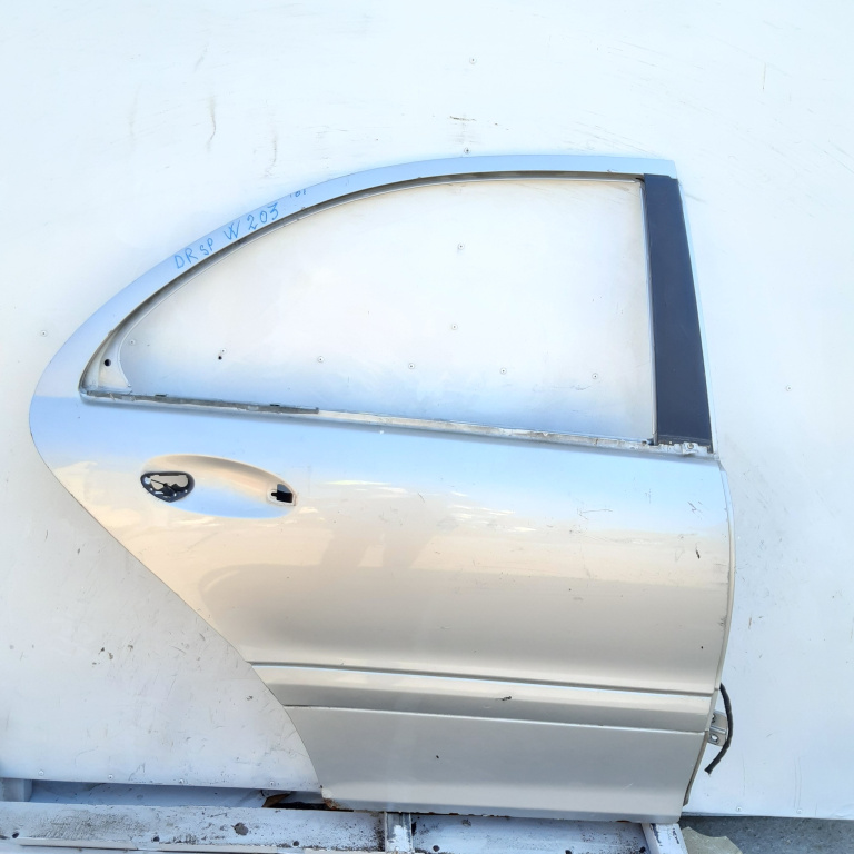 Usa / Portiera Dreapta,spate Mercedes-Benz C-CLASS (W203) 2000 - 2007