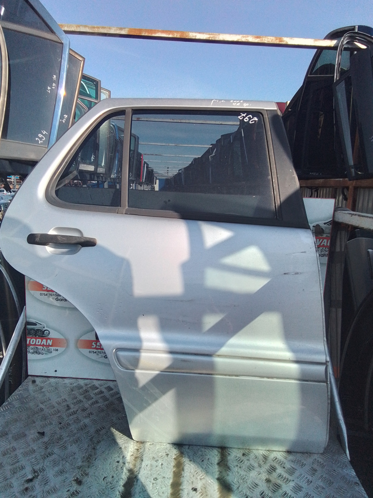 Usa / Portiera dreapta spate Mercedes-Benz M-Class (1998-2005) [W163] 2.7 Motorina 2002