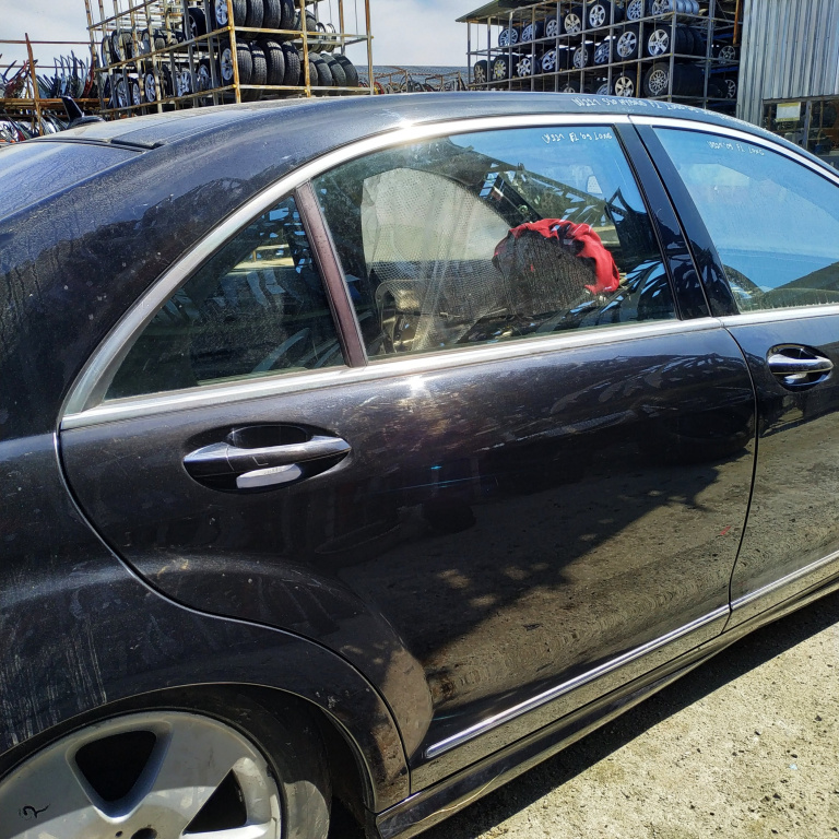 Usa / Portiera Dreapta Spate Mercedes-Benz S-Class (W221) 2005-2013 S 400 Hybrid (221.095, 221.195) M 272.974 Hybrid Negru Sedan / Berlina A2217300605