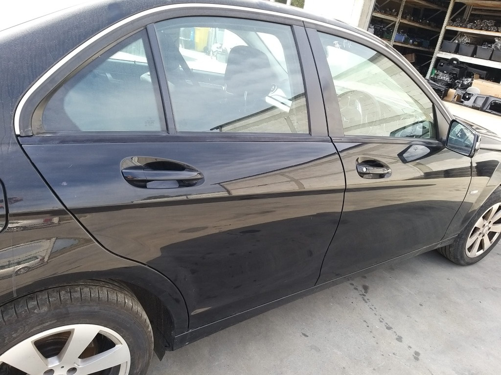 Usa portiera dreapta spate mercedes c class w204 facelift limuzina 2011