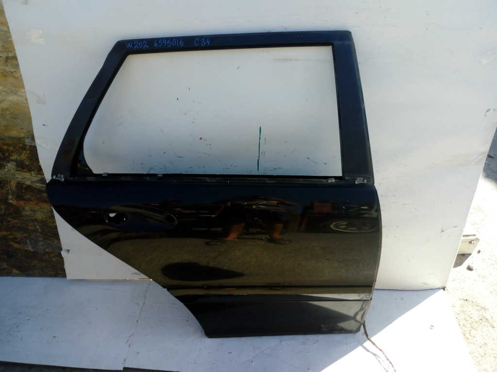 Usa / Portiera Dreapta,spate,Negru Mercedes-Benz C-CLASS (W202) 1993 - 2001
