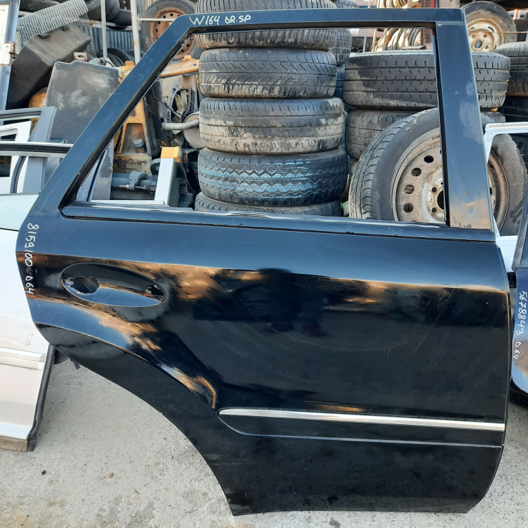 Usa / Portiera Dreapta,spate,Negru Mercedes-Benz ML / M-CLASS (W164) 2005 - 2011