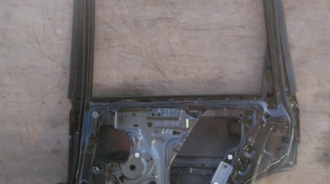 Usa / Portiera Dreapta,spate,Negru Nissan X-TRAIL (T30) 2001 - 2007