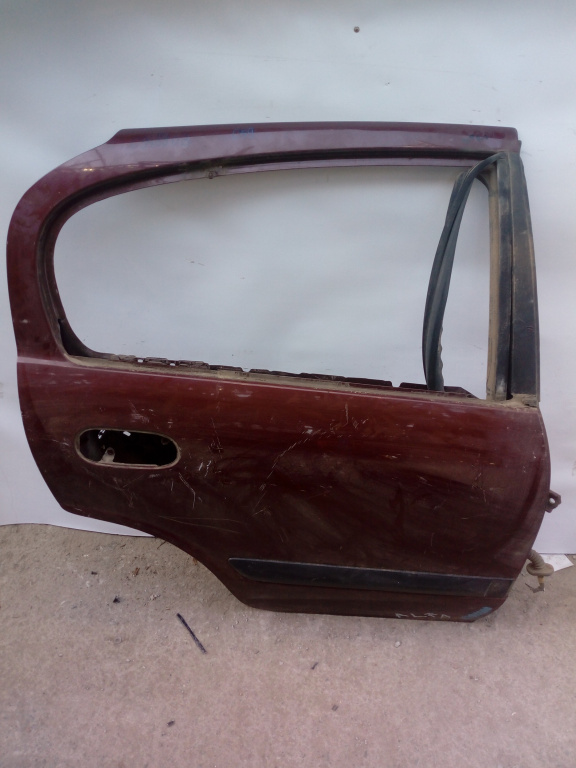 Usa / Portiera Dreapta Spate Nissan Almera Mk 2 (N16) 2000-2006 Maro Rosu