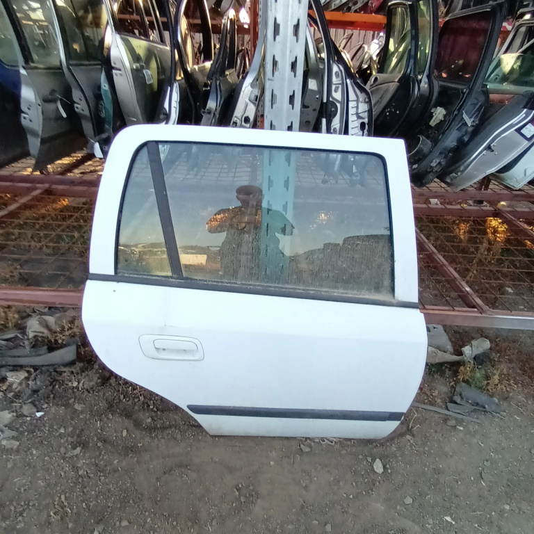 Usa / Portiera Dreapta Spate Opel Astra G 1998-2009 Alb