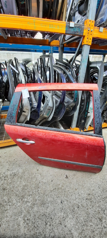 Usa / Portiera Dreapta Spate Renault Laguna 2 2001-2007 Rosu