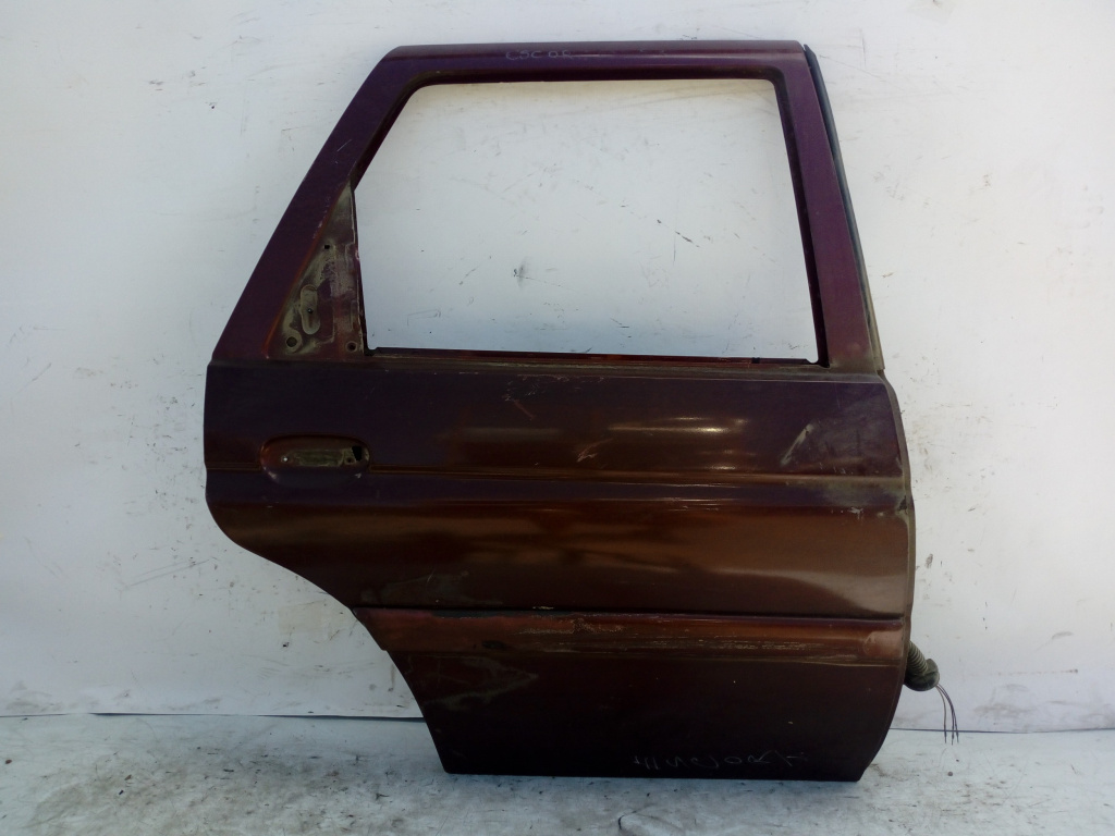 Usa / Portiera Dreapta,spate,Rosu,Maro Ford ESCORT Mk 7 1995 - 2000