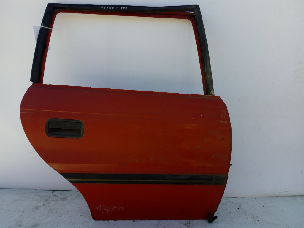 Usa / Portiera Dreapta,spate,Rosu Opel ASTRA F 1991 - 2002