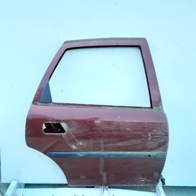 Usa / Portiera Dreapta,spate,Rosu Opel VECTRA B 1995 - 2002