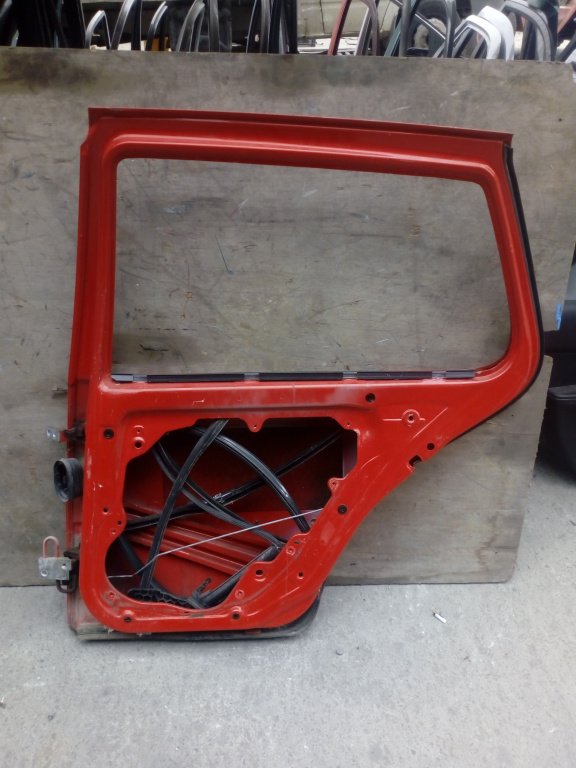 Usa / Portiera Dreapta,spate,Rosu VW GOLF 4 1997 - 2004