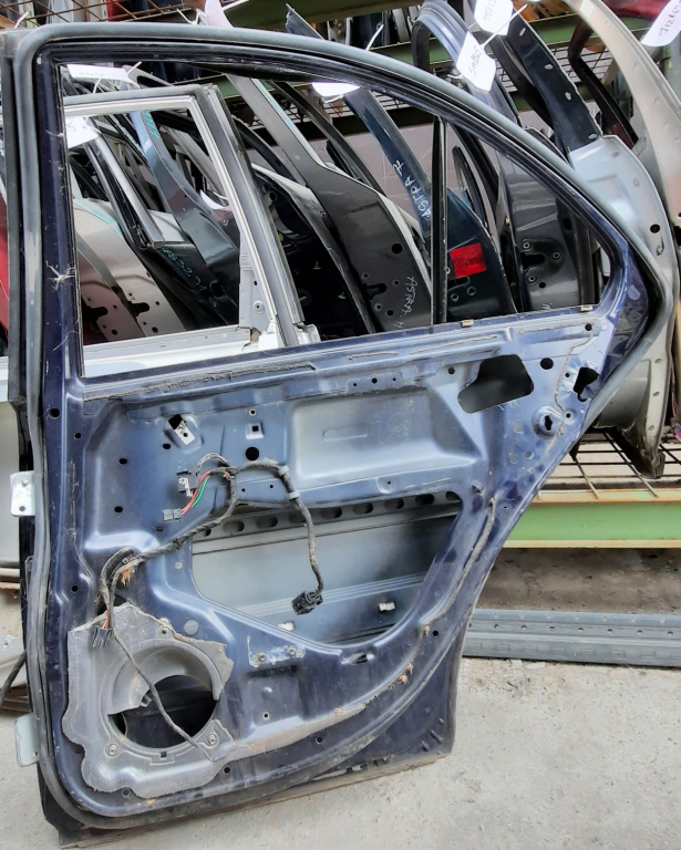 Usa / Portiera Dreapta,spate,Violet Mercedes-Benz C-CLASS (W203) 2000 - 2007