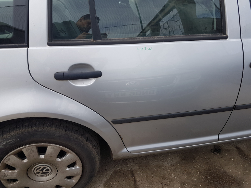 Usa / Portiera Dreapta Spate VW Bora Break / Combi 1998 - 2005 Cod Culoare LA7W