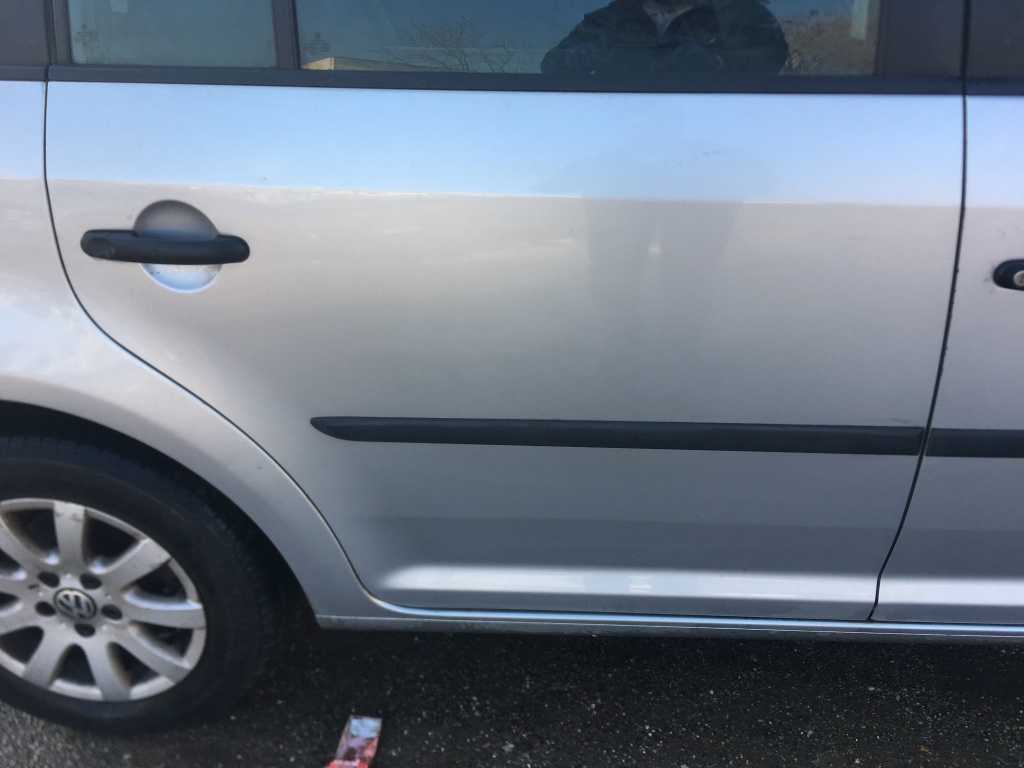 Usa / Portiera Dreapta Spate VW Touran 2007 - 2010 Cod Culoare LA7W
