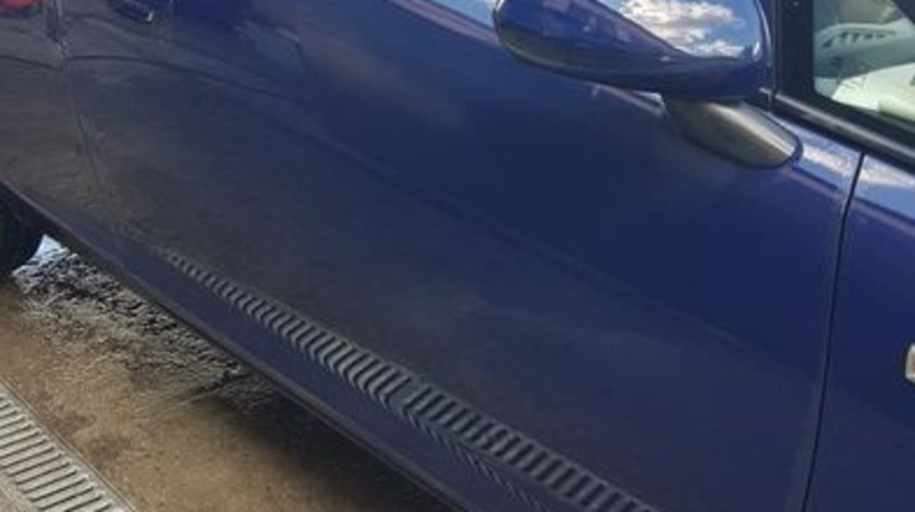 Usa portiera dreapta Z20Z albastru Opel Corsa D 2 usi dezmembrez