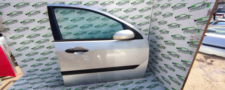 Usa / Portiera fata dreapta /642 Ford Focus [1998 - 2004] Hatchback 5-usi 1.6 MT (101 hp)