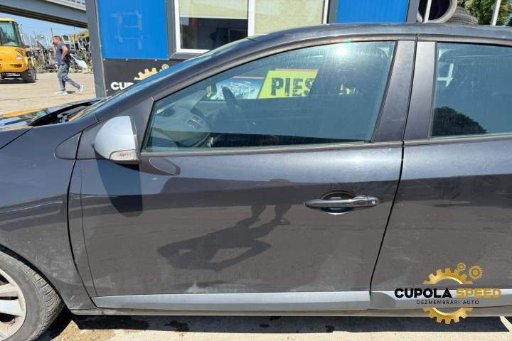 Usa Portiera fata stanga culoare NV676 PEARLESCENT BLACK BC Renault Megane 3 [2008 - 2014]