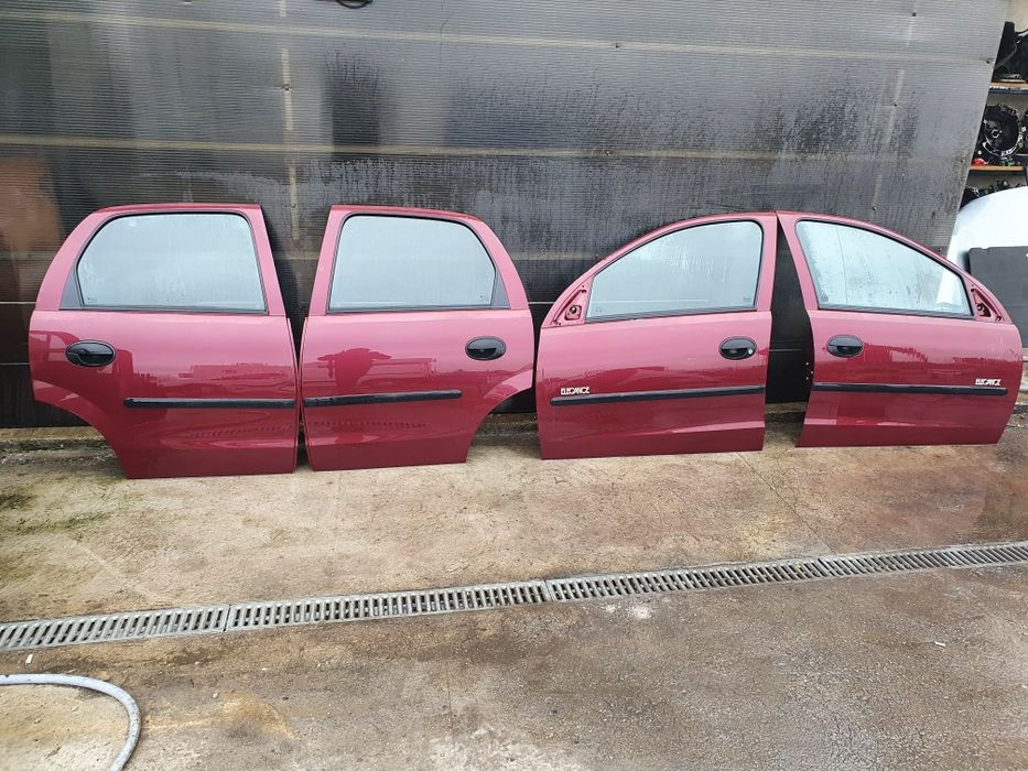 Usa portiera fata stanga dreapta Opel Corsa C 4 5 usi z21 b dezmembrez