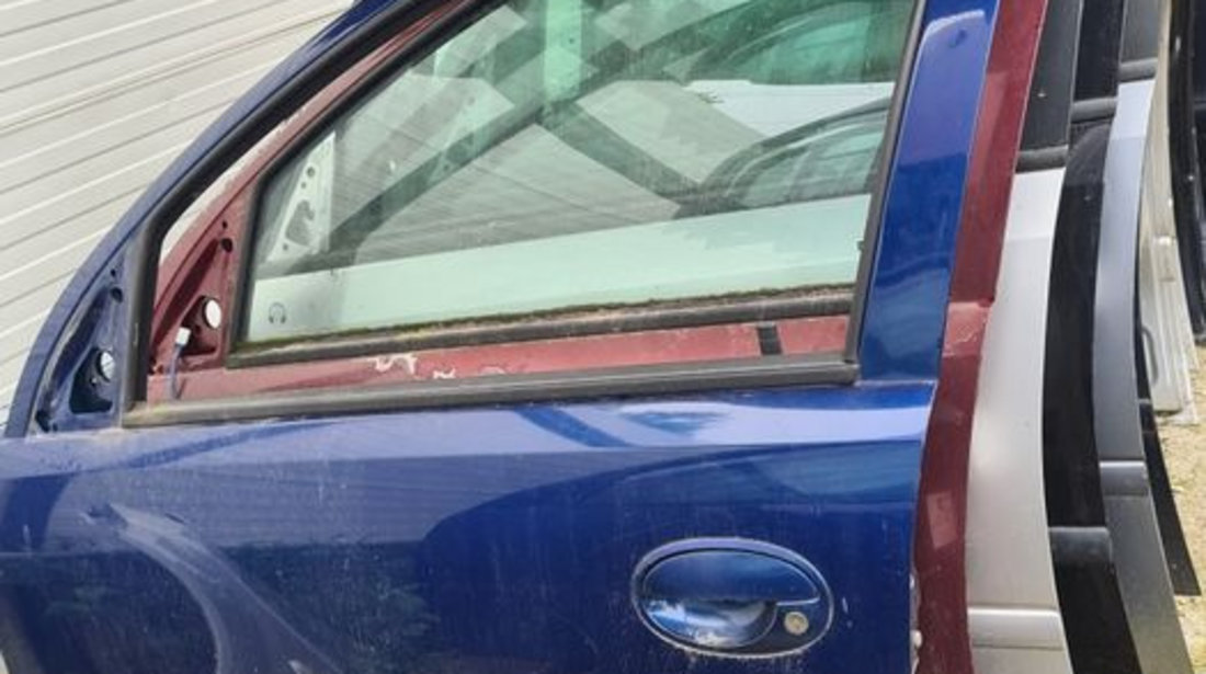 Usa portiera fata stanga dreapta Opel Corsa C 4 5 usi z21 b dezmembrez